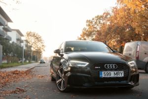 Autod 5 — JN Visuals · Autoportreed ja reklaam