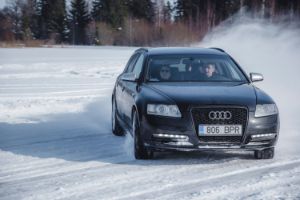 Autod 17 — JN Visuals · Autoportreed ja reklaam
